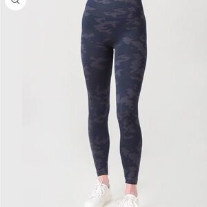 SPANX Booty Boost Camo Leggings High Waist Sculpting Size L .